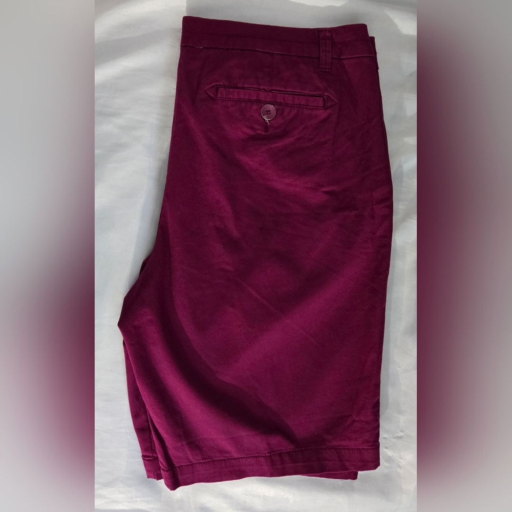 Nwt JCP Womens Shorts Sz 14 11" Inseam 10" Rise Burgundy - Picture 3 of 7